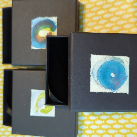 Glass art brooch pin, very eye catching for jacket / blazer lapel. NEW Jewellery - Picture 11 of 11